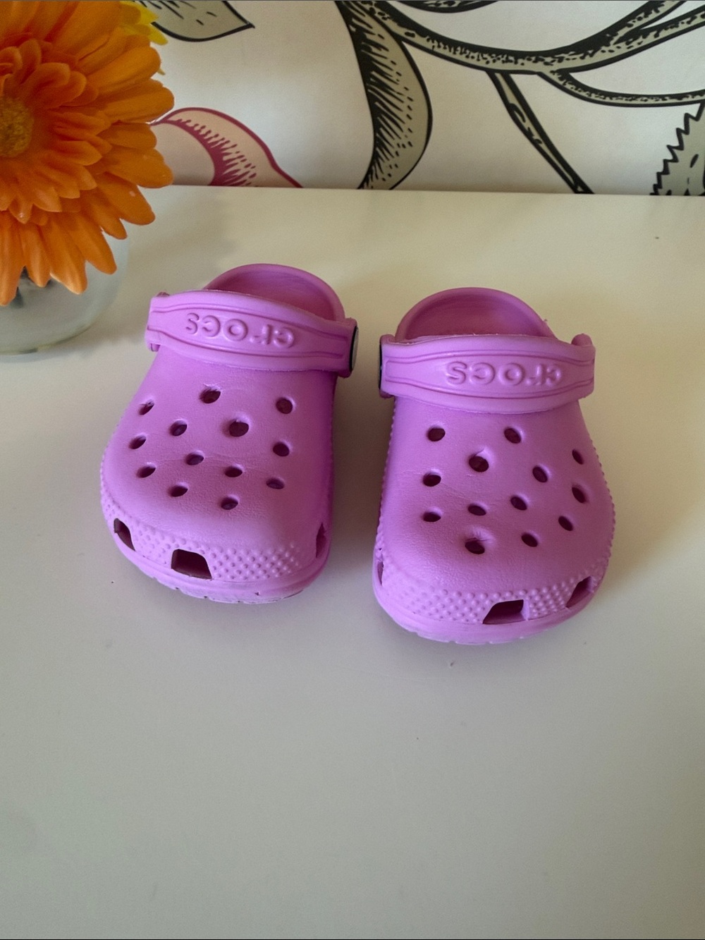 CROCS Kids Classic Clog in Bright Purple-Pink